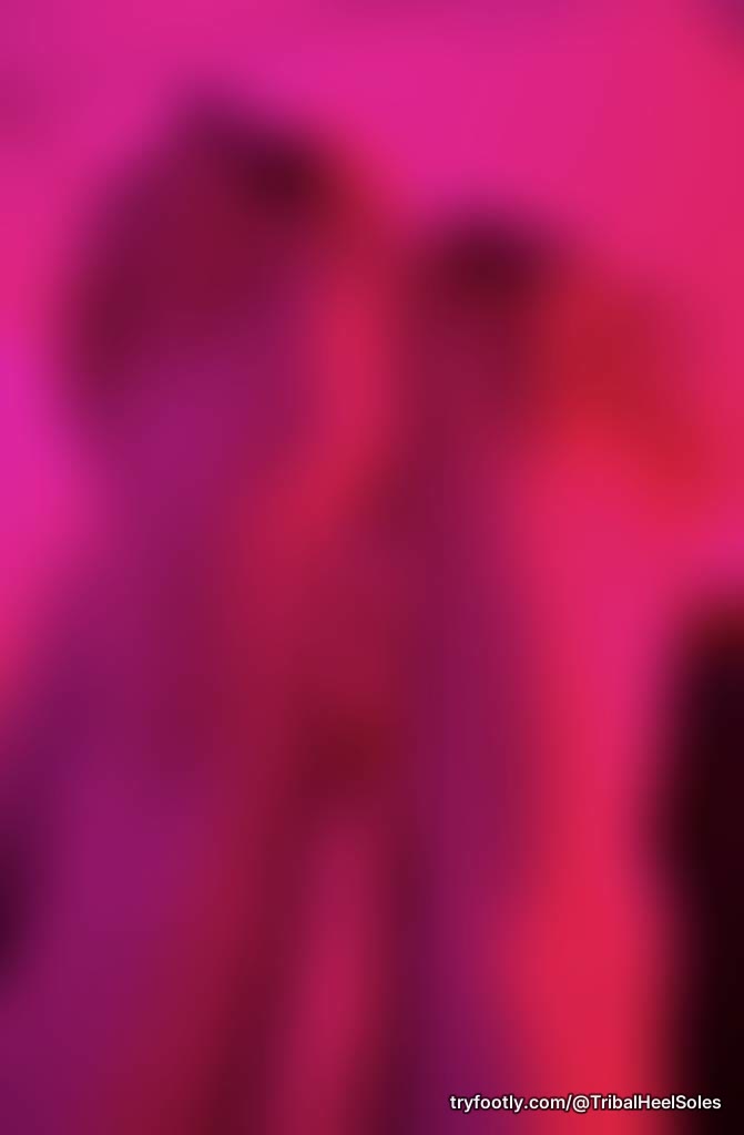 Hot Pink 🫦💕… Subscribe to 🔓
