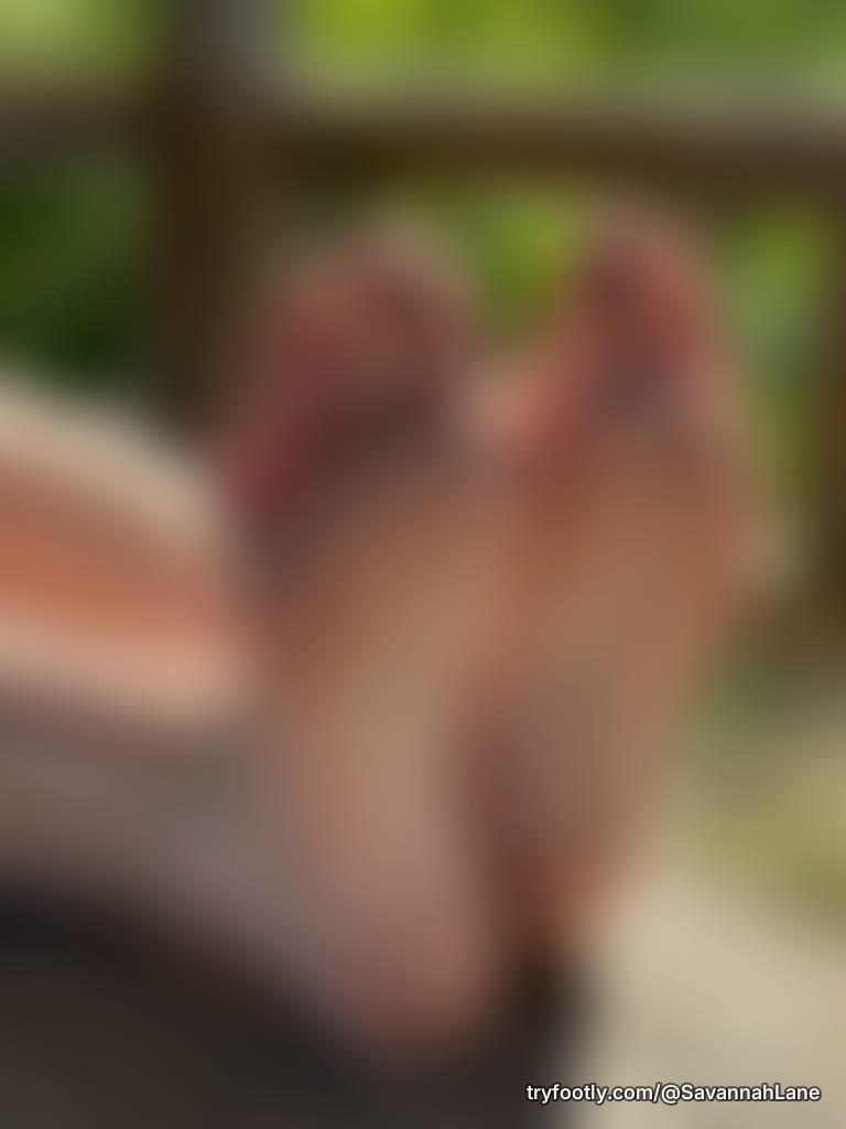 Sun soles and toes! Let me know what you think! Ready for more? Let me know or check this 
