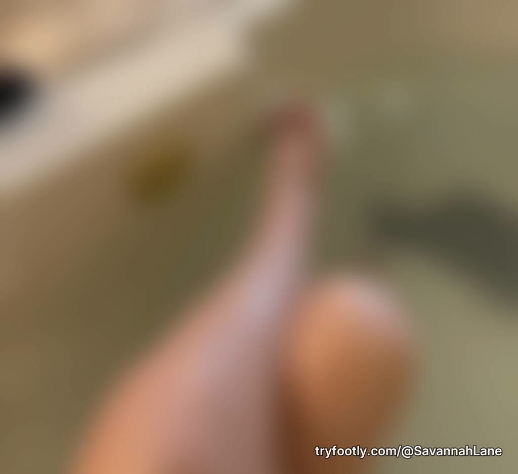 “Wet, smooth, and impossible to ignore 💦 Red toes soaking while I tease your imagination 😘