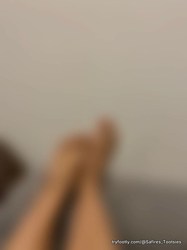 Just a sample, someone help me pay for a fresh pedicure 💦