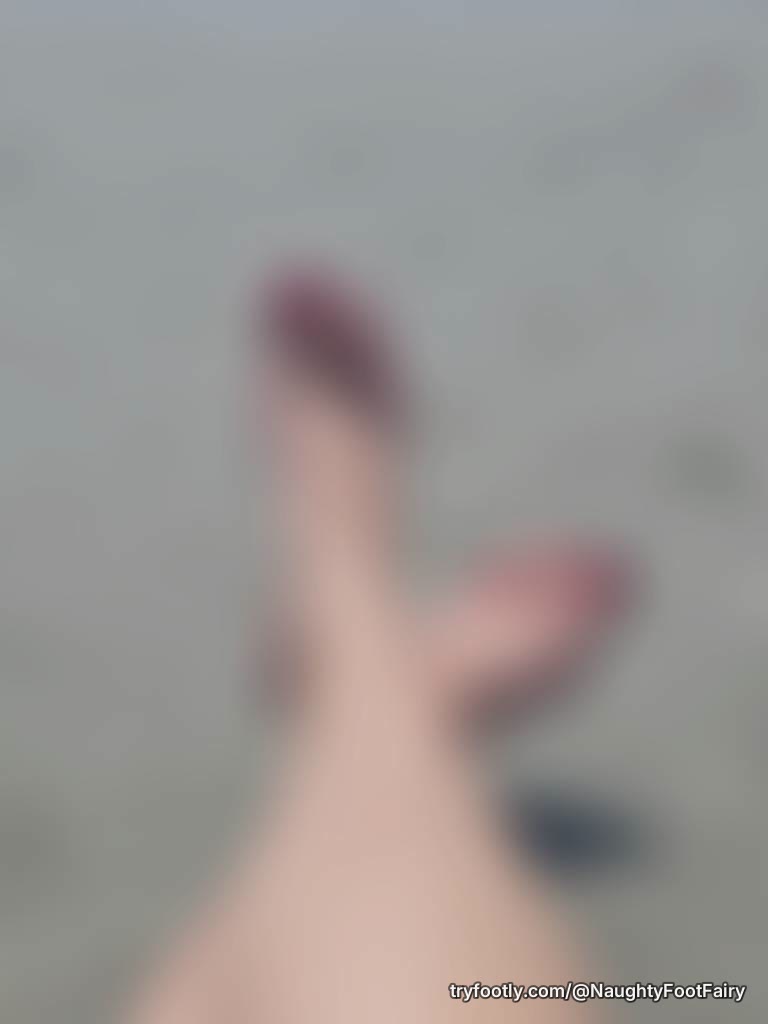Love having my toes in the sand 😎