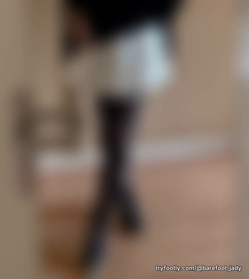 loved this outfit, should i recreate it with no tights on?