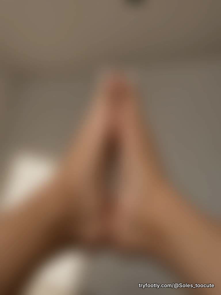 I just love how you can see how arch my soles are🦶😍 and how well you can see every detail 