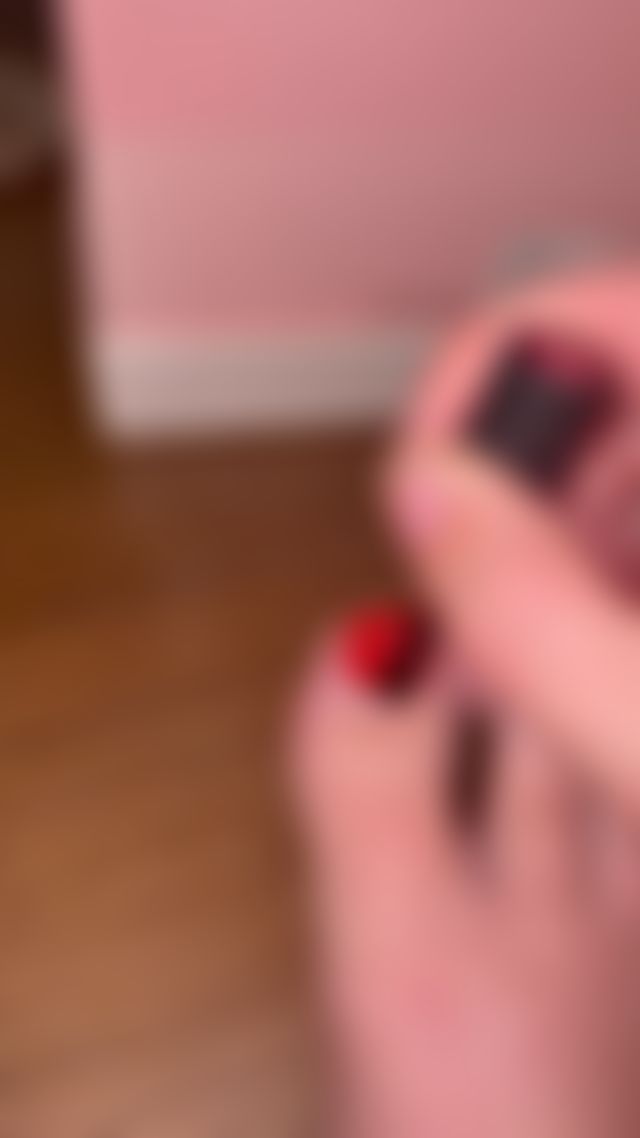 what’s your favourite colour? mines red ❤️