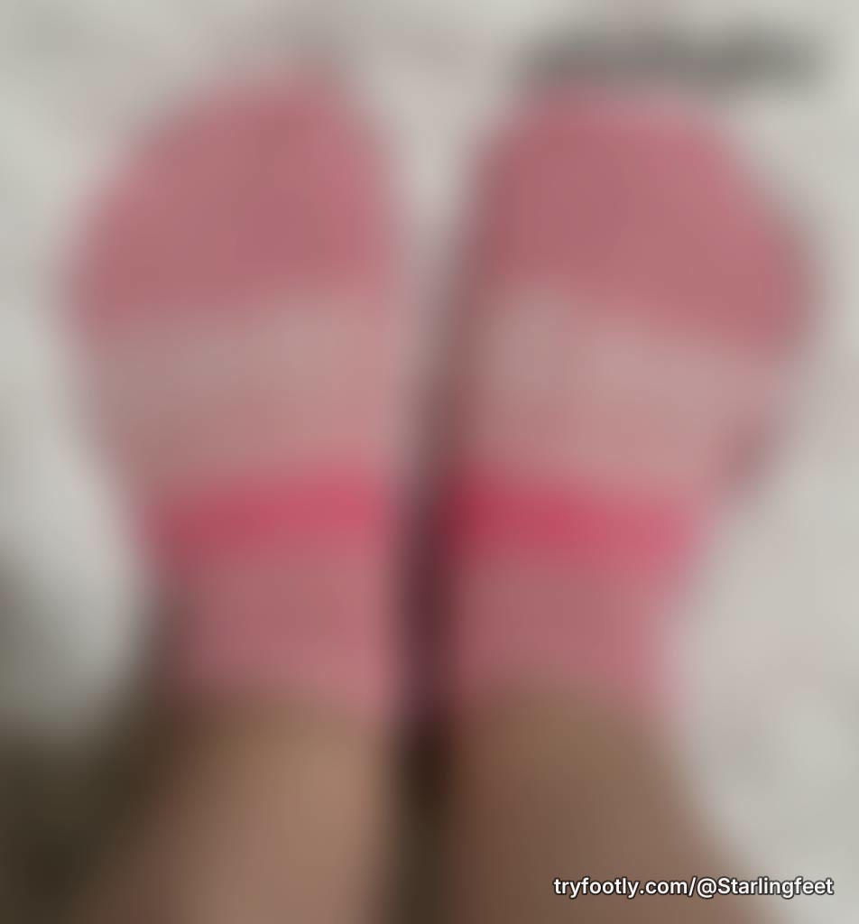 Sock in Saturday. Anyone like slippers? I love slippers. Can't get enough of them.