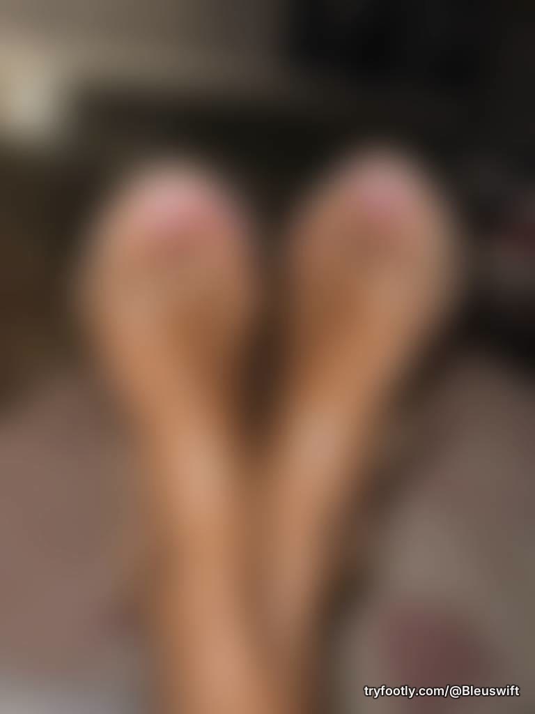 Sexy feet pretty face 🤧💗