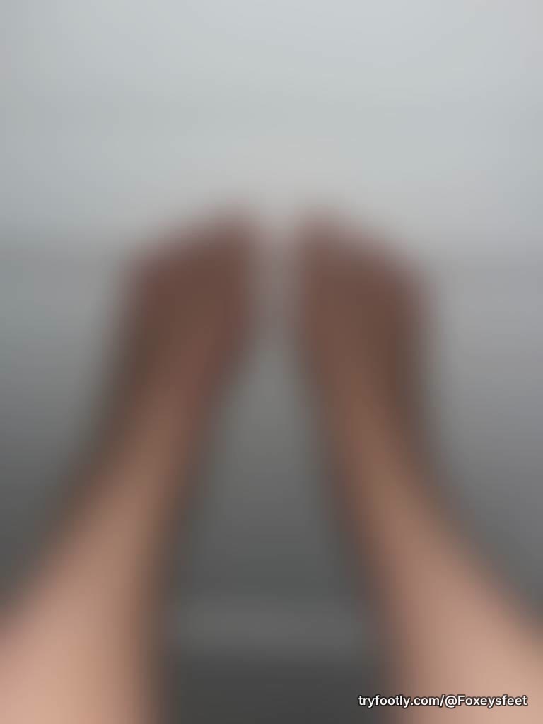 🦶💷