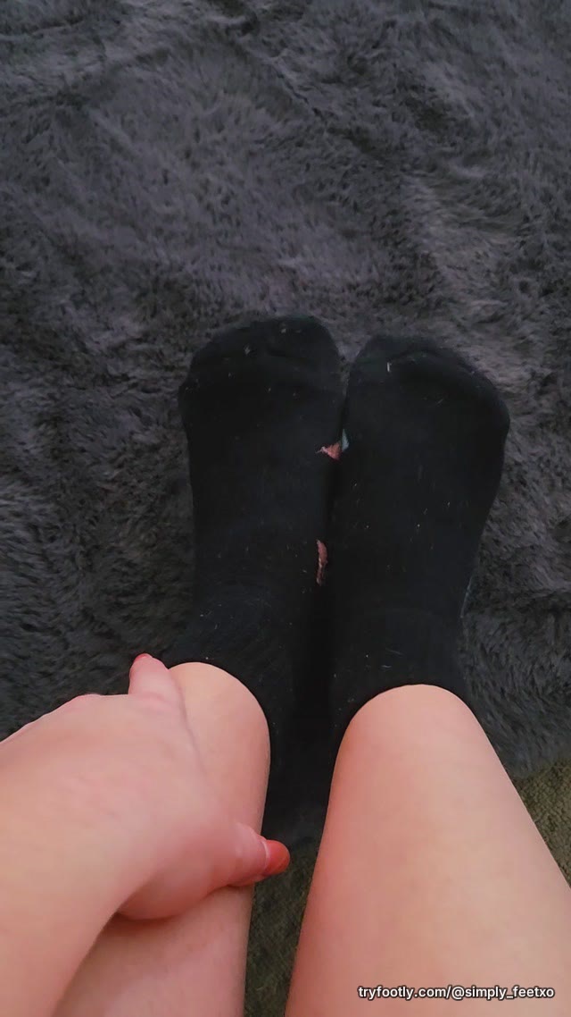 need to let them breathe after a day of being trapped in shoes 🙂‍↔️