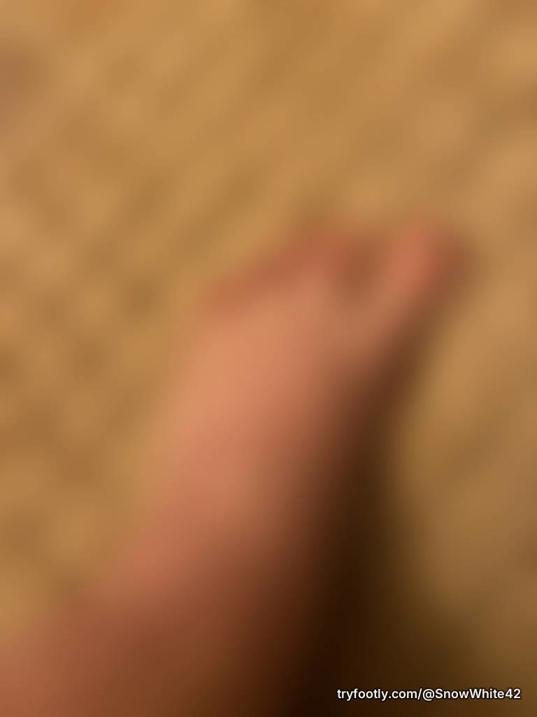 Bed time it is, rubbing my toes on this new rug is heavenly.