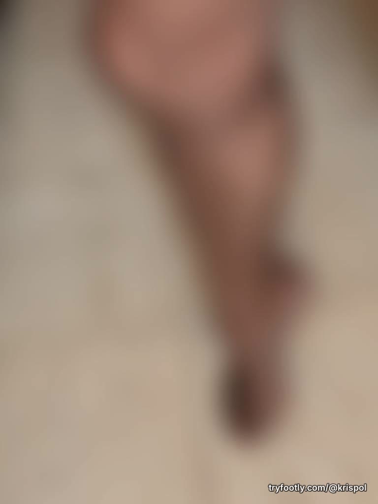 I love my feet in tights