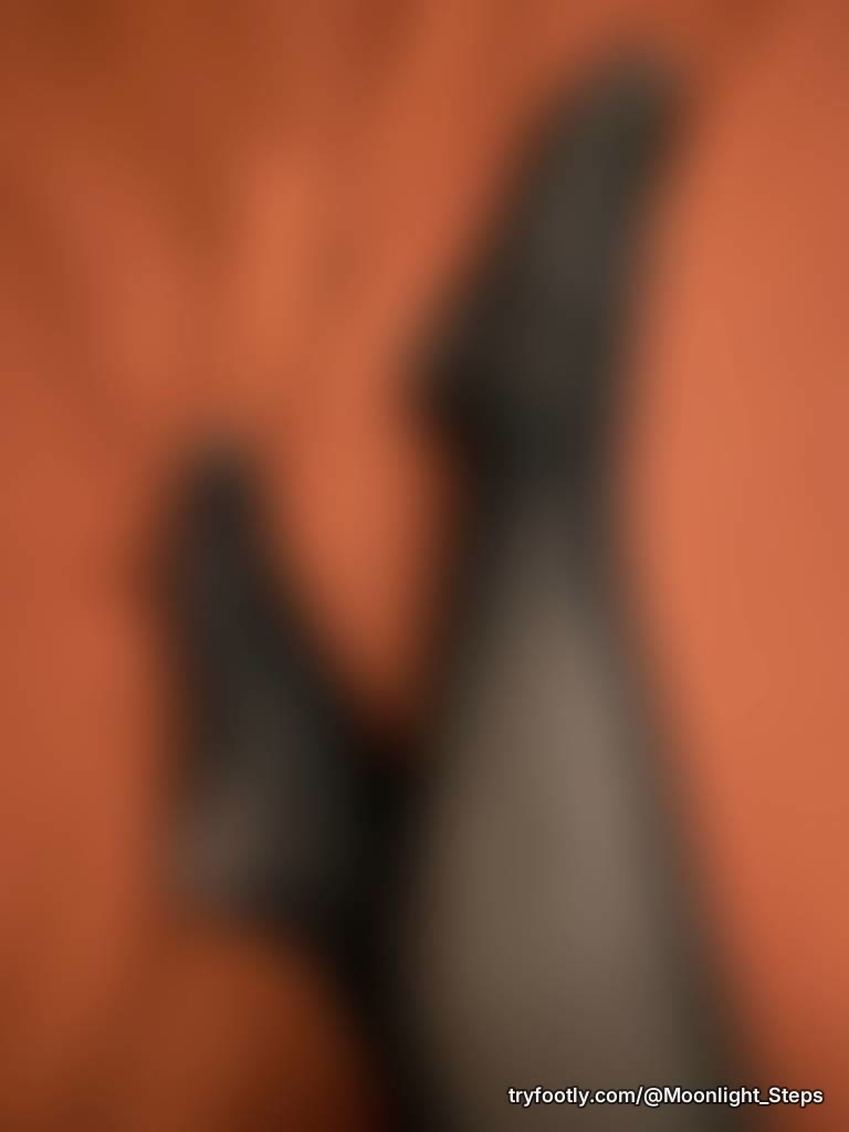 Bunny and her pretty little black stockings🩷