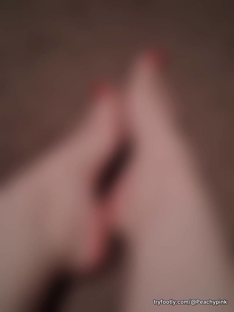 Cmere sweetie, Goddess needs a massage~