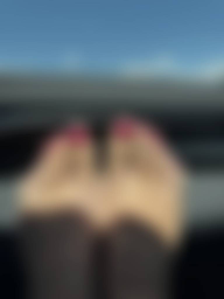 Kick my pretty feet up on your dash