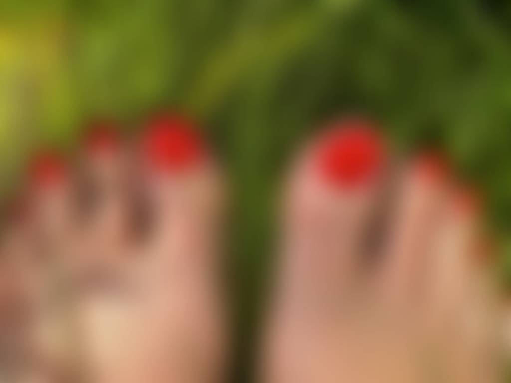 Too close or not close enough? 😌👣