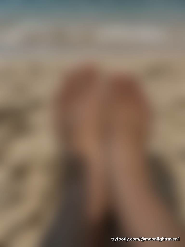 Toes in the sand ⛱️😋