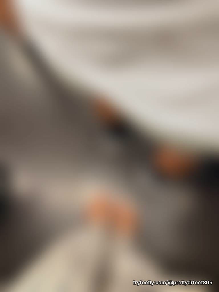 A little train ride, a little tease 🚆🦶✨ Catch a glimpse of my feet while I’m on the move… 