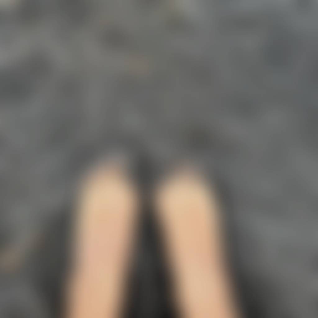 Sandy toes