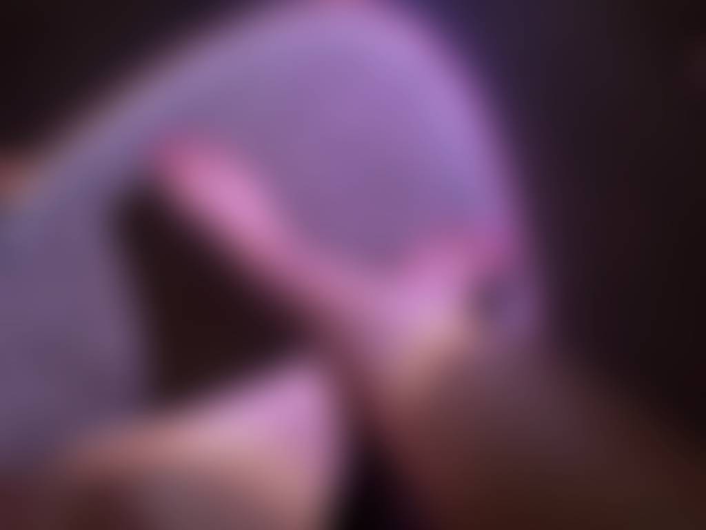 Just a pink moment β¨πββοΈπ©· what can I do for ya ? βΊοΈ