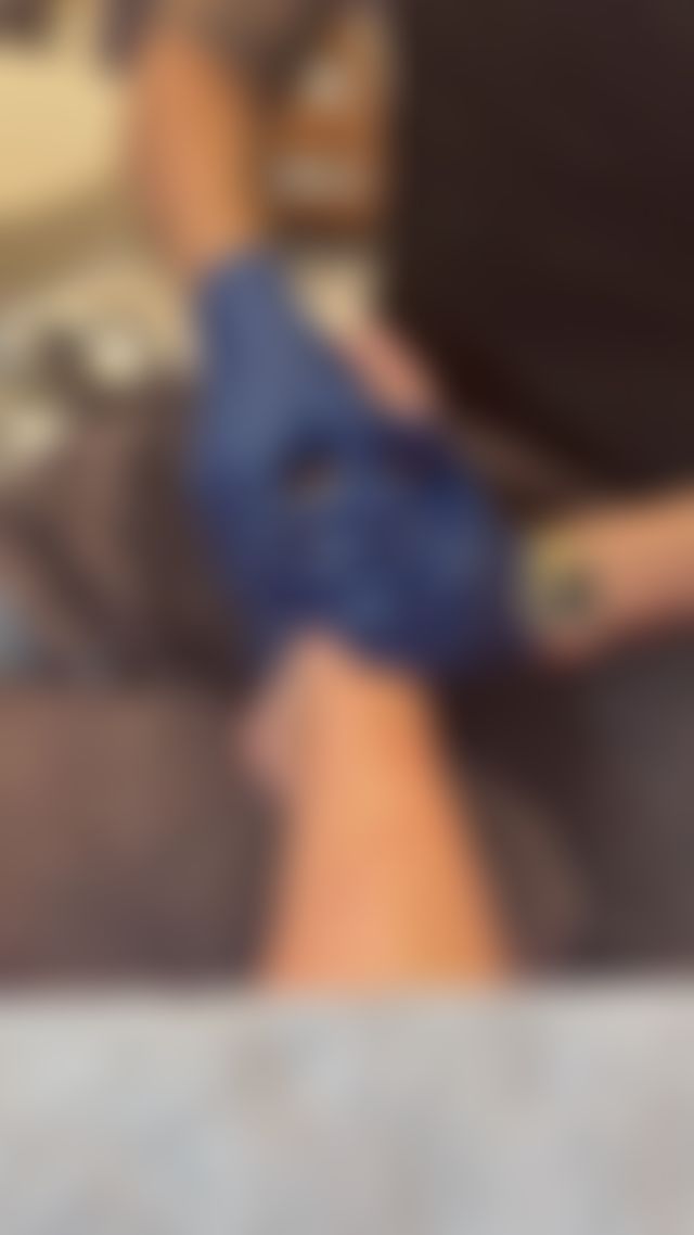 Nothing like a good rub down! Tip me $20 for more content of your liking!
