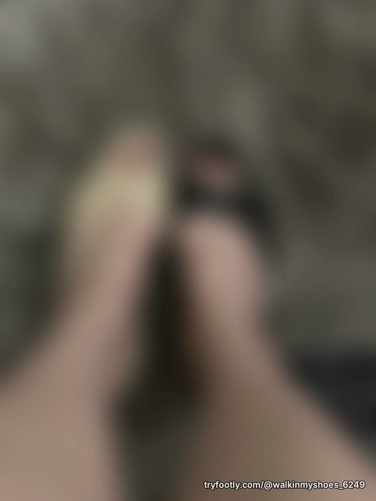 Black or nude?!