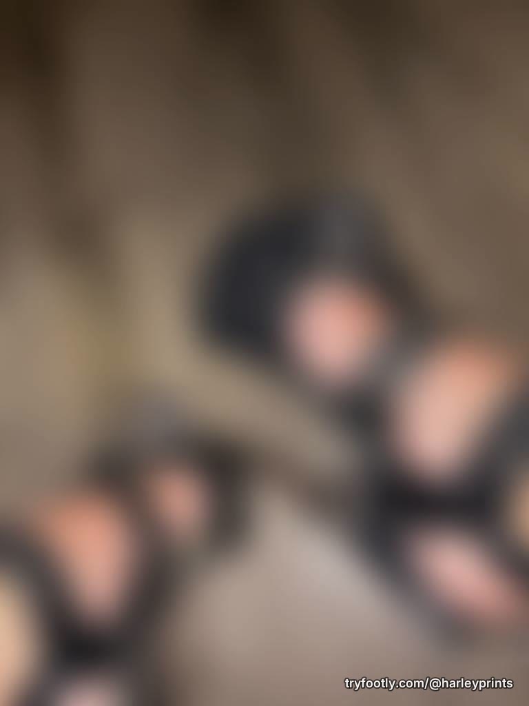 Hello I’m new on here my feet are small my arches are big I’m ready to have some fun!!