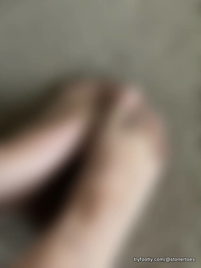 need some pedi ideas!!