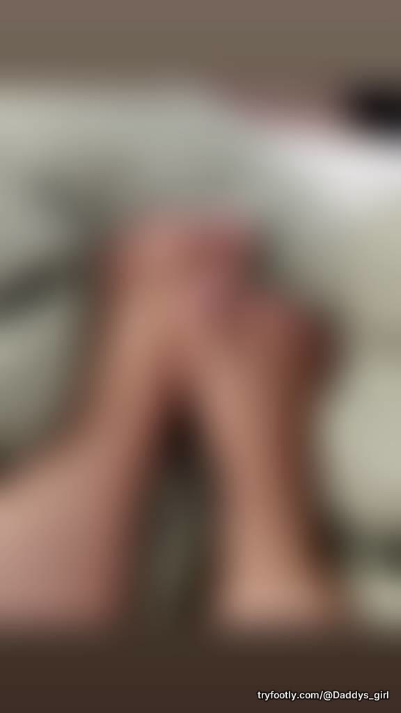 Good morning. New here. Send your request 😘