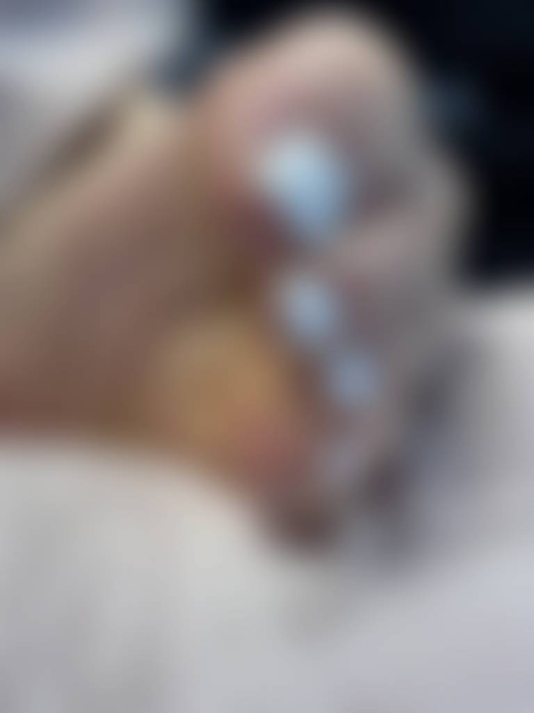 my feet after walking around the grocery store😝