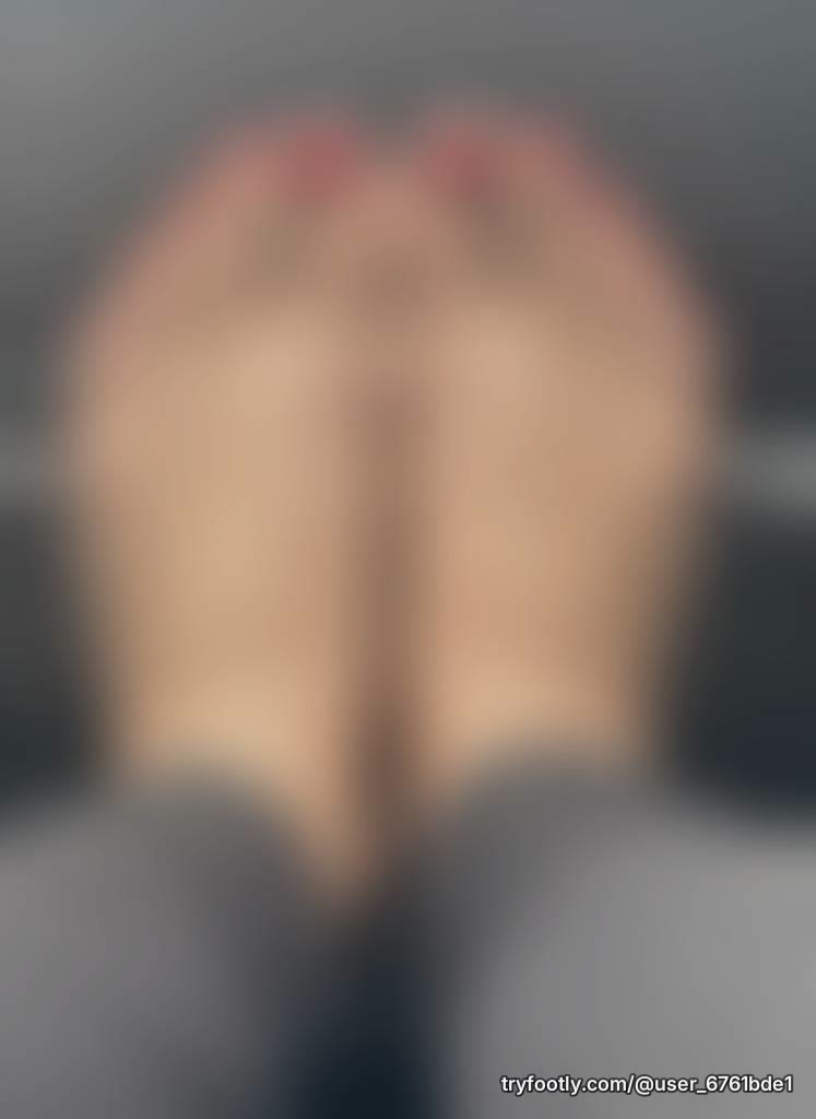 I have custom content. And I make requested content….. need JOI? Let me know what you need
