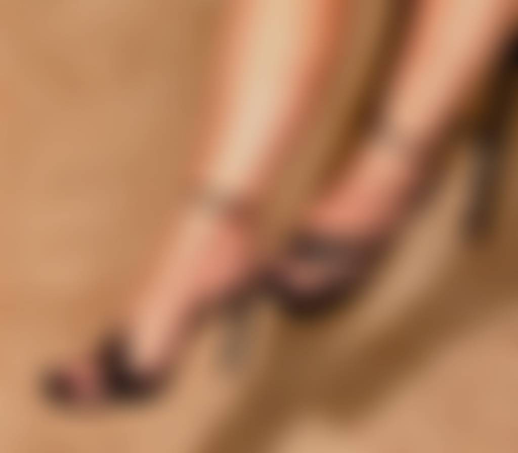 New photo shoot coming with a pair of sexy heels my favorite pay piggy bought. Do you want