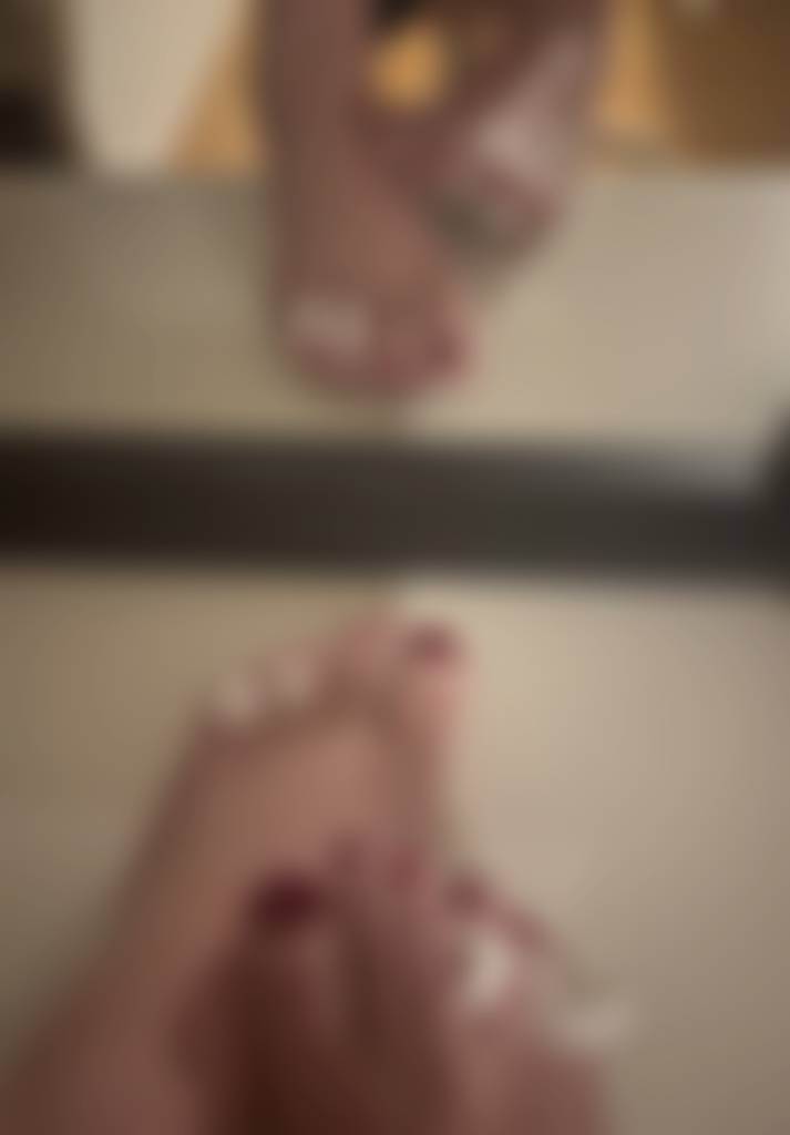 Hii, my first post🥰! Just getting my nails painted so I can make more pics for you guys🩷💌.