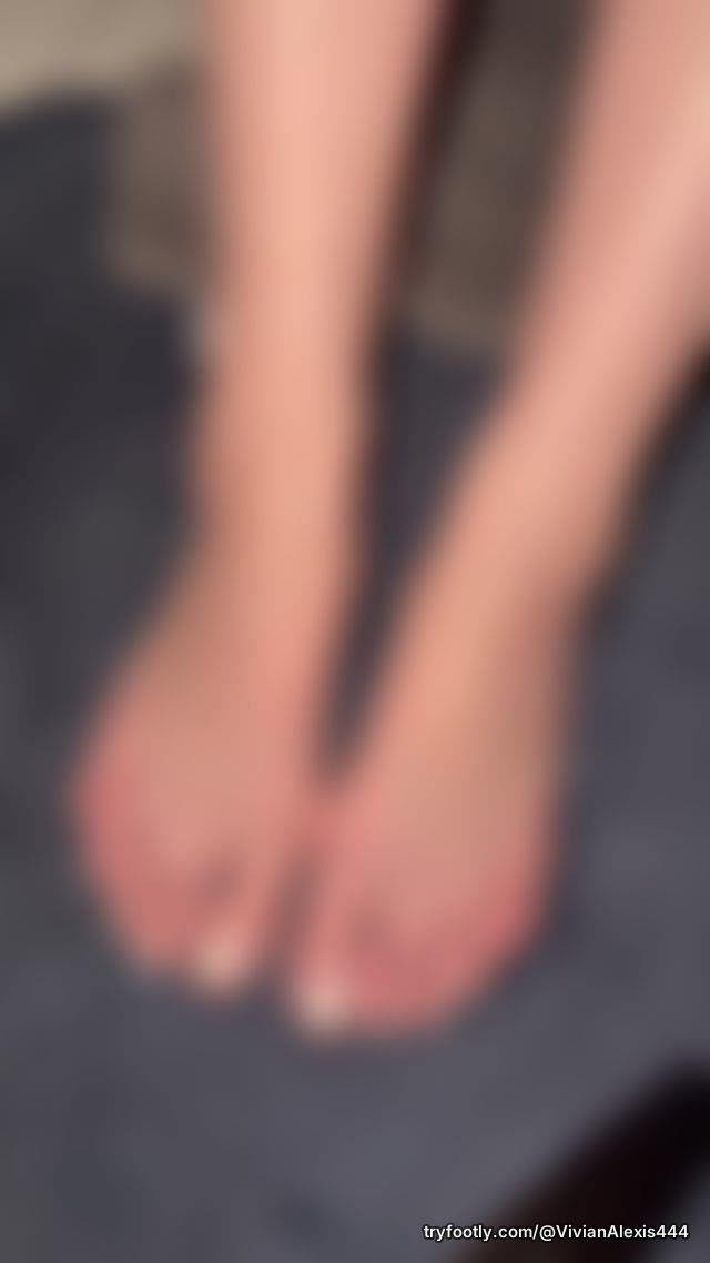 An almost 4 minute video of me massaging oil and lotion on my feet. Close-up shots of toes