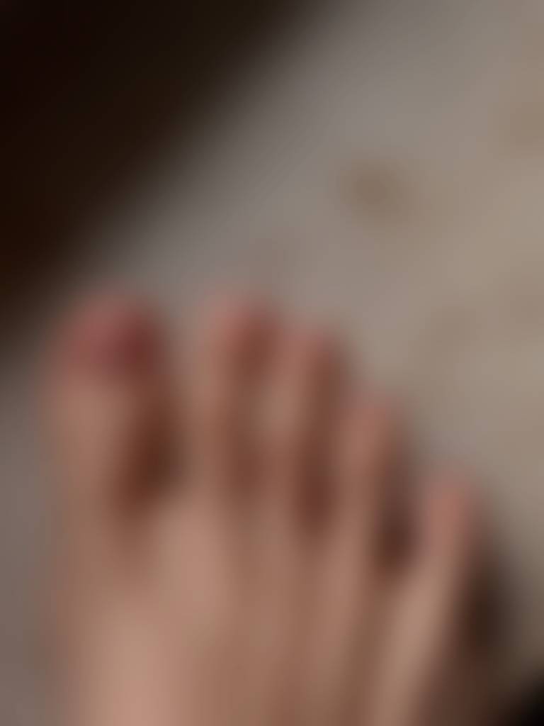 ✨ a little closer… 👀 👣 soft details & pretty little sparkles 💗 🤭 do you like this view?