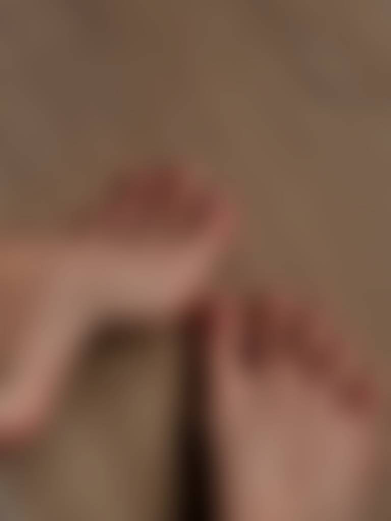 Got my toes looking all soft & pretty today ✨ do you like the new look? 🤭 maybe I’ll show 