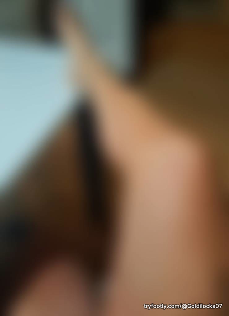 Lean tan legs white tips and high arches. Are you gonna be a good follower and unlock this