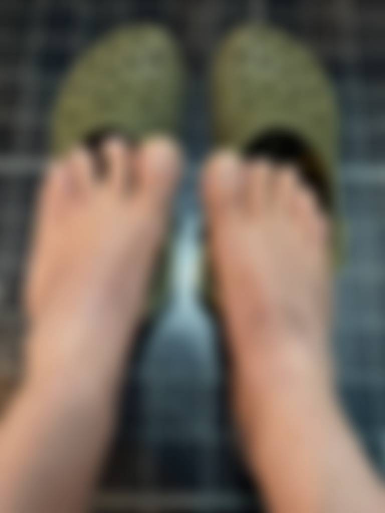 Just finished a bit of garden tidy up! Anyone wanna see some muddy feet? 🦶 😈