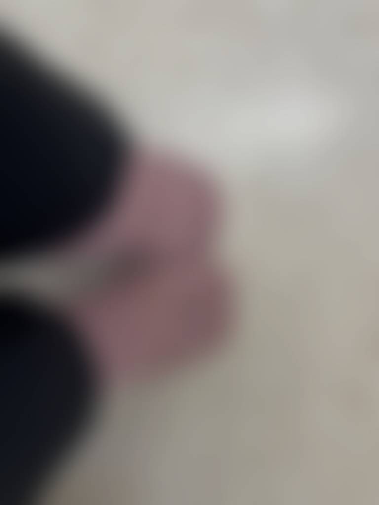 Stalking feets