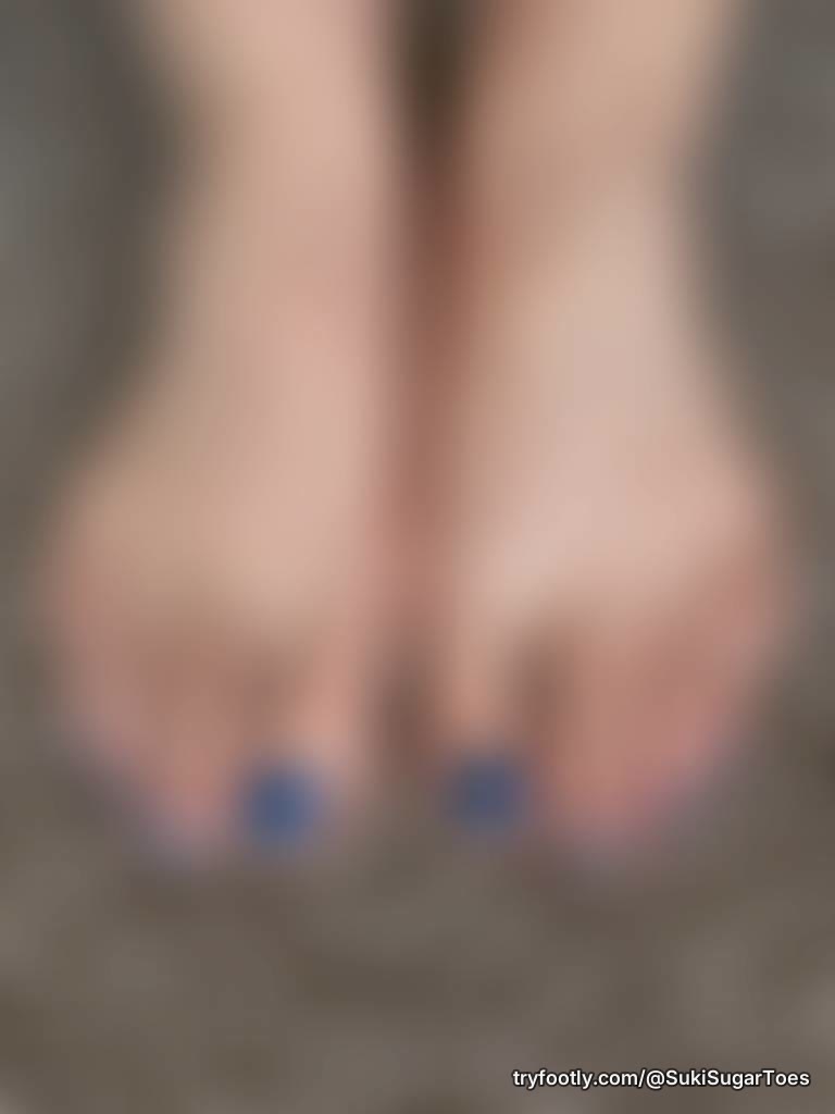 Who likes long monkey toes