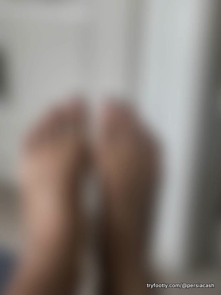 I hope you like my feet💜 Ready to take requests