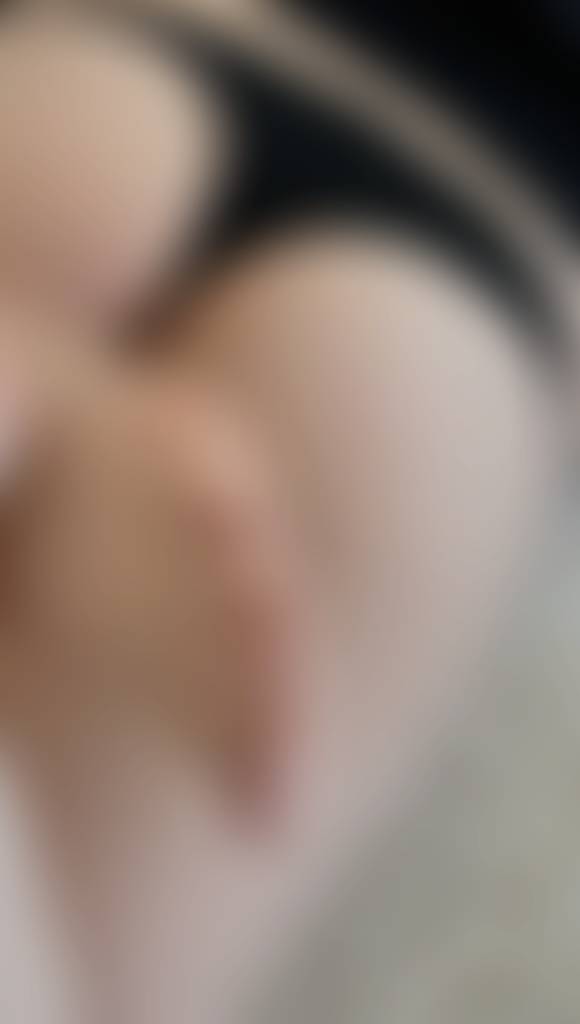 A little tease never hurts… right? 💕 More for subscribers🤭