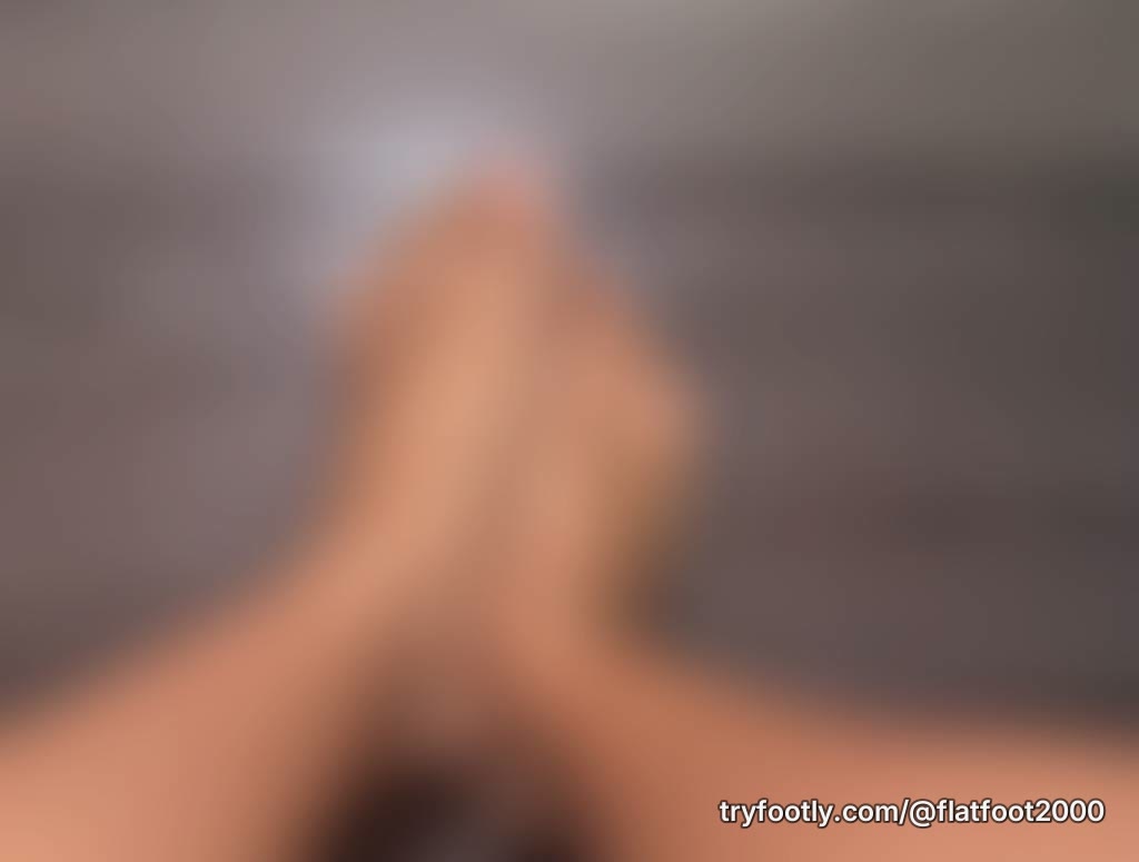 Anybody wants to pay for my pedi? You’ll get to pick the color😉