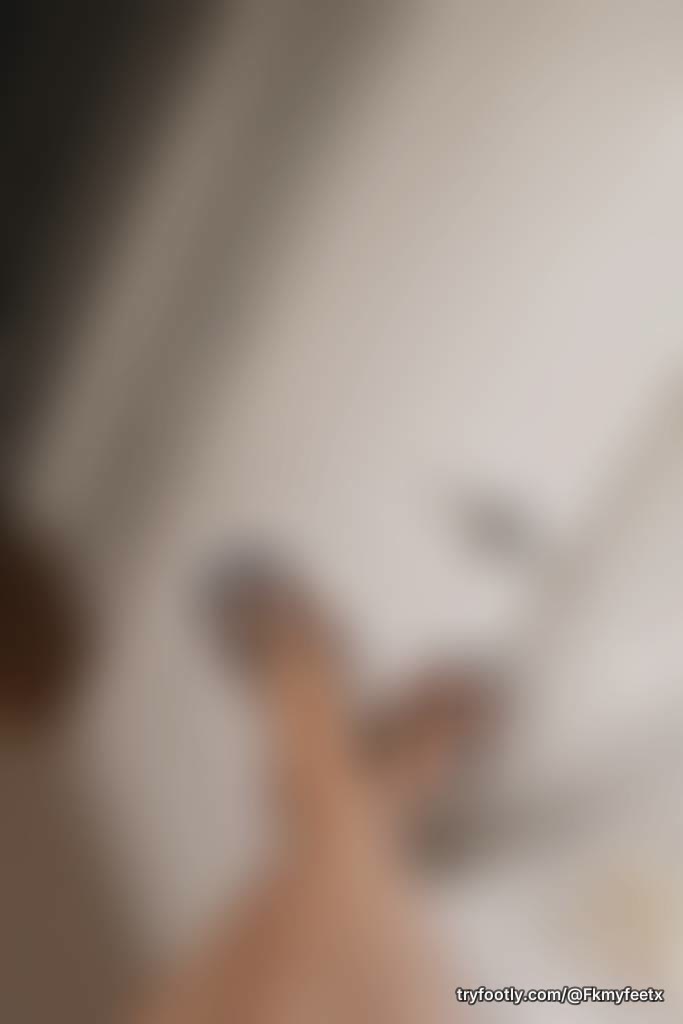 What do you think of my feet? Send me a tip ;) Send me a message if you want something a l
