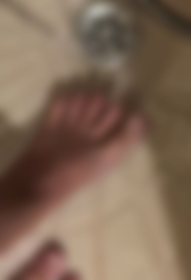 Mis pies limpios en agua