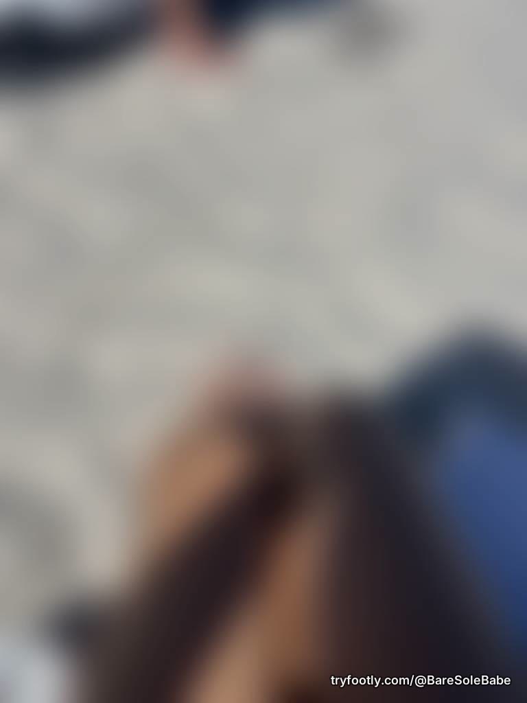 Warm sand, soft soles… hello 🌊👣