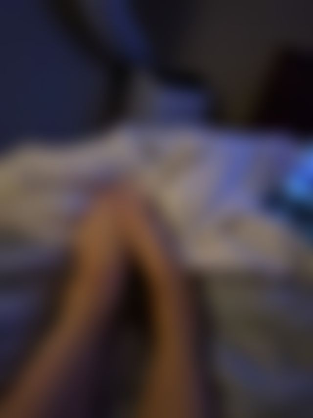 Ugh my little feet’s are sooo tired from today, can someone rub my feet? 🥰