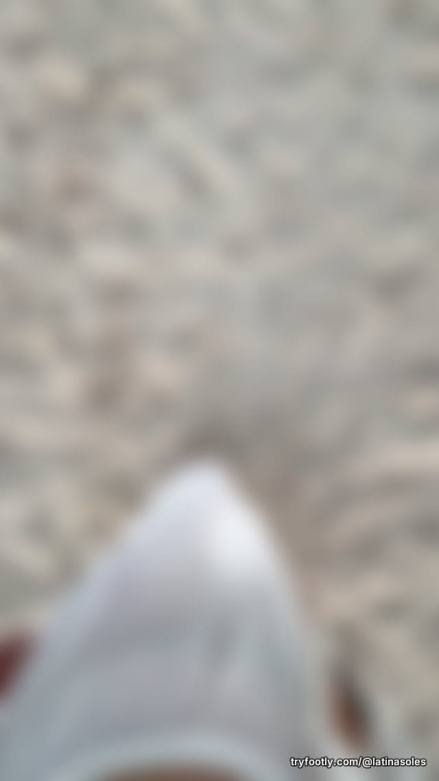 Walking barefoot on the white sands of Punta Cana 👣☀️ Soft soles and toes enjoying the sun
