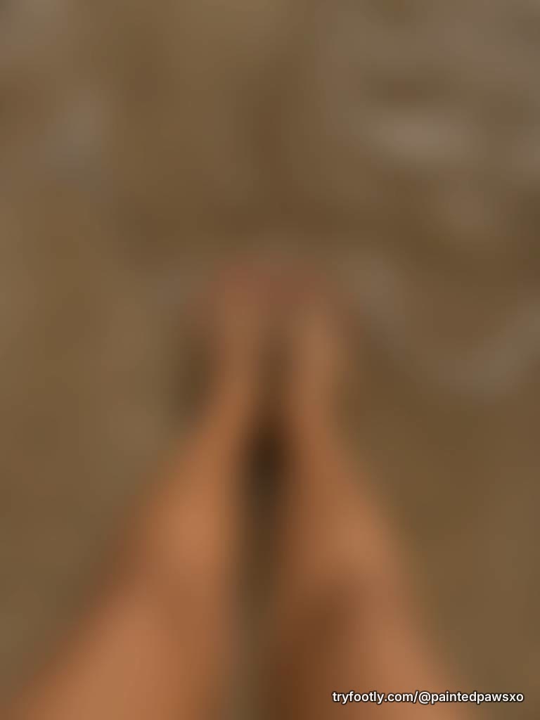 Toes in the sand 😊