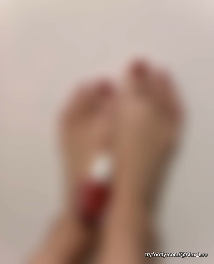 Size always matters with petite feet....xx