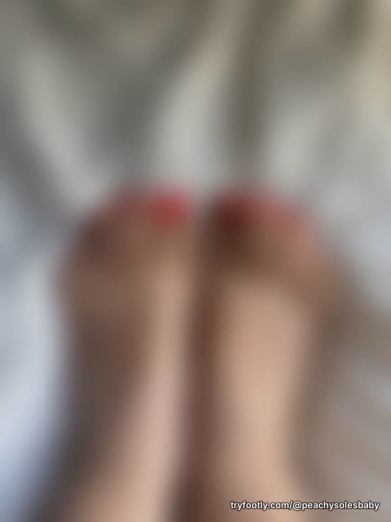 fresh pedi 💖 taking requests