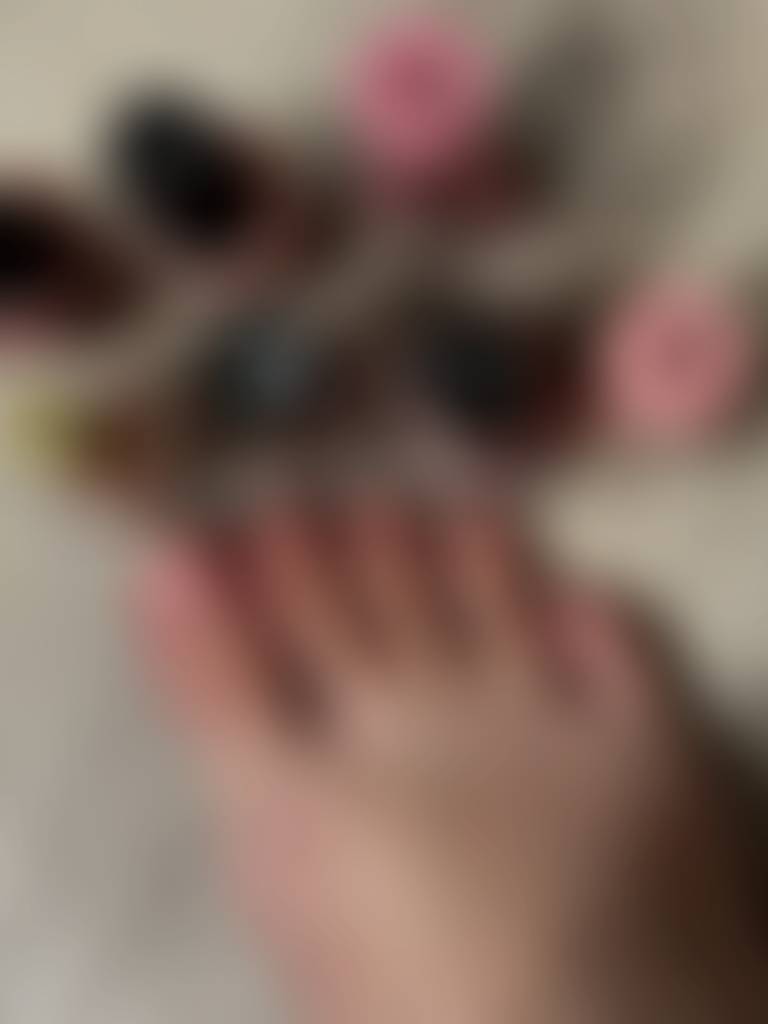 Come see my pink toenails and smooth soles